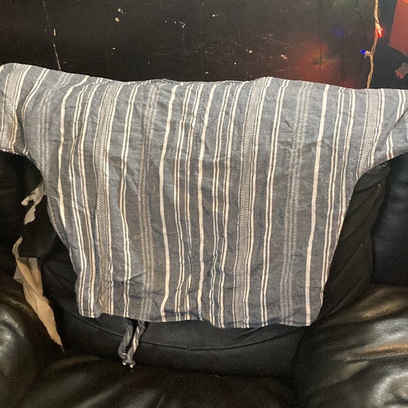 Time and true woman’s shirt gray and white stripe tie in front size small - Picture 2 of 3